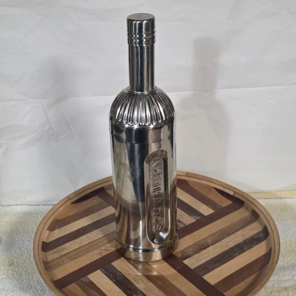 Southern Comfort Cocktail Mixer Shaker Silver Strainer Adult Beverages Decor